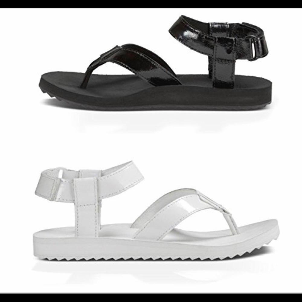 NIB Original Patent Leather Teva’s